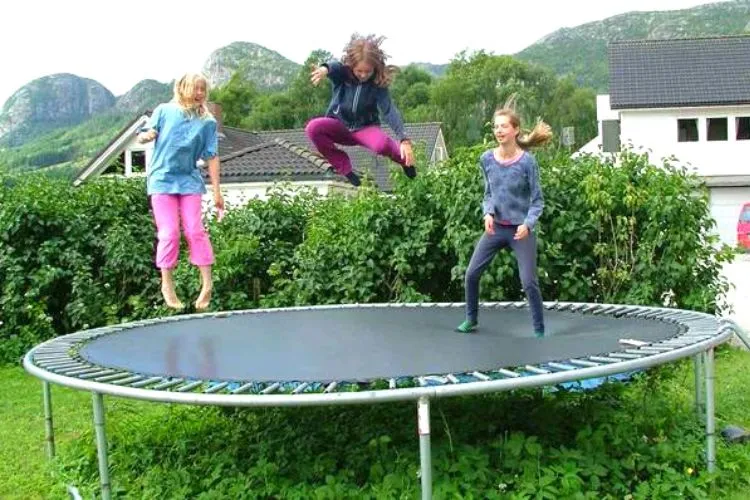 Why is it important to know the weight limit of the Trampoline Mat