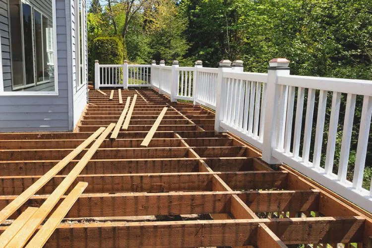 How much weight can a deck hold? all you need to know