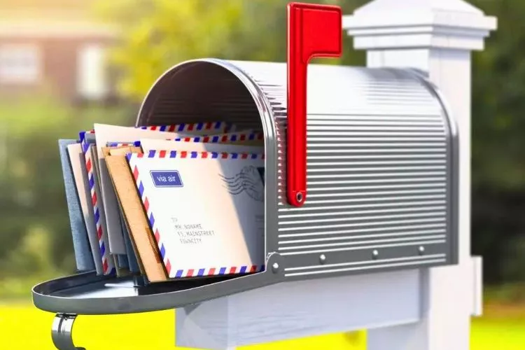 Can I put a note in my neighbors mailbox? Everything you should know